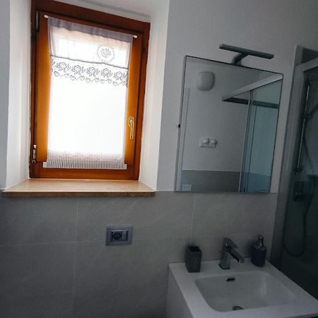 Casa Lisetta, 3-Room Apartment With Lake View Тори дел Бенако Екстериор снимка